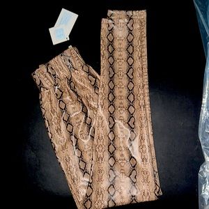By Egreis leopard print leggings